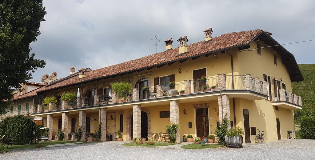 Cascina Rocca Agriturismo B&B La Morra Exterior photo